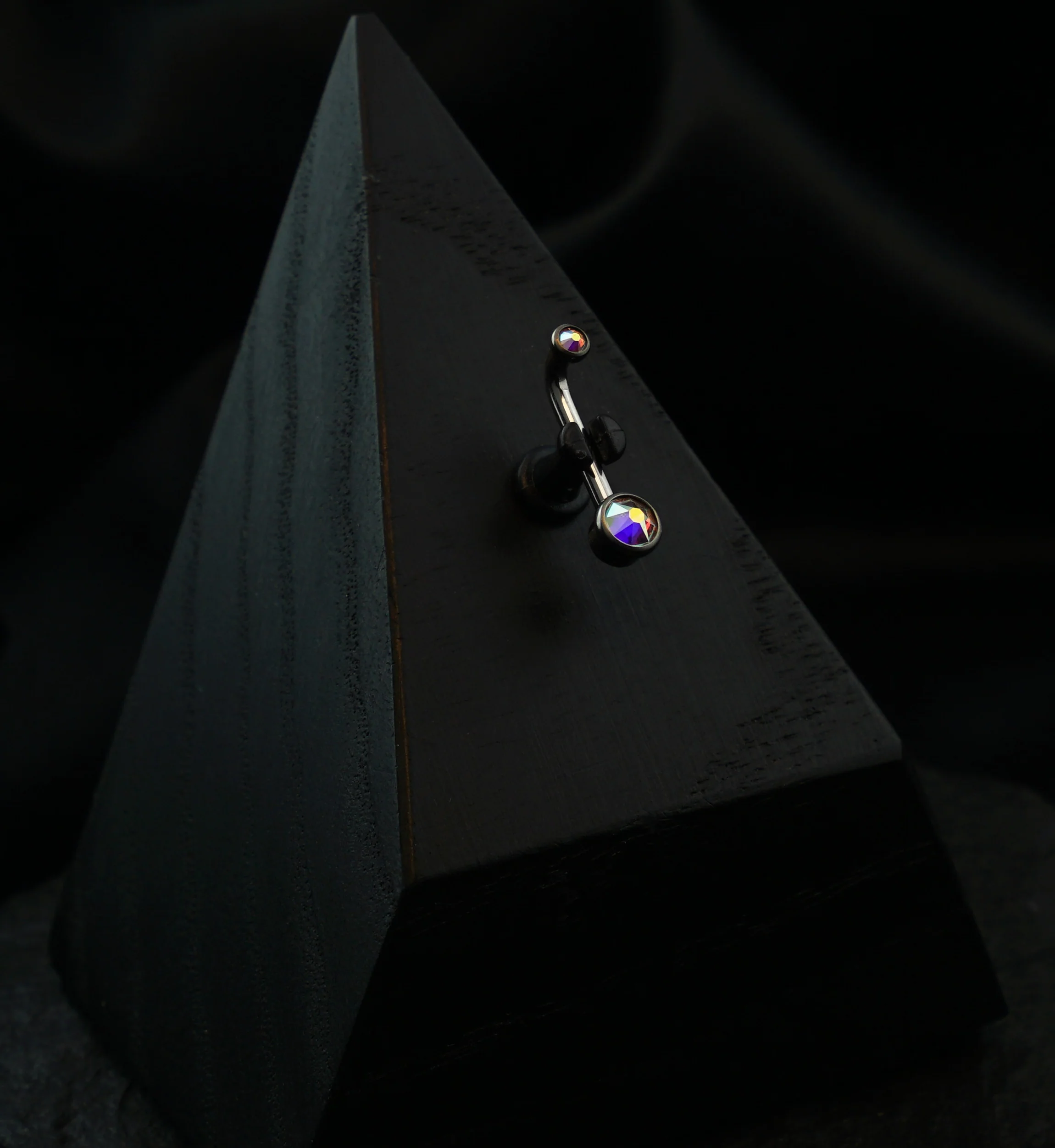 Vertical Clitoral Hood Double Rainbow Aurora CZ Bar - Image 2