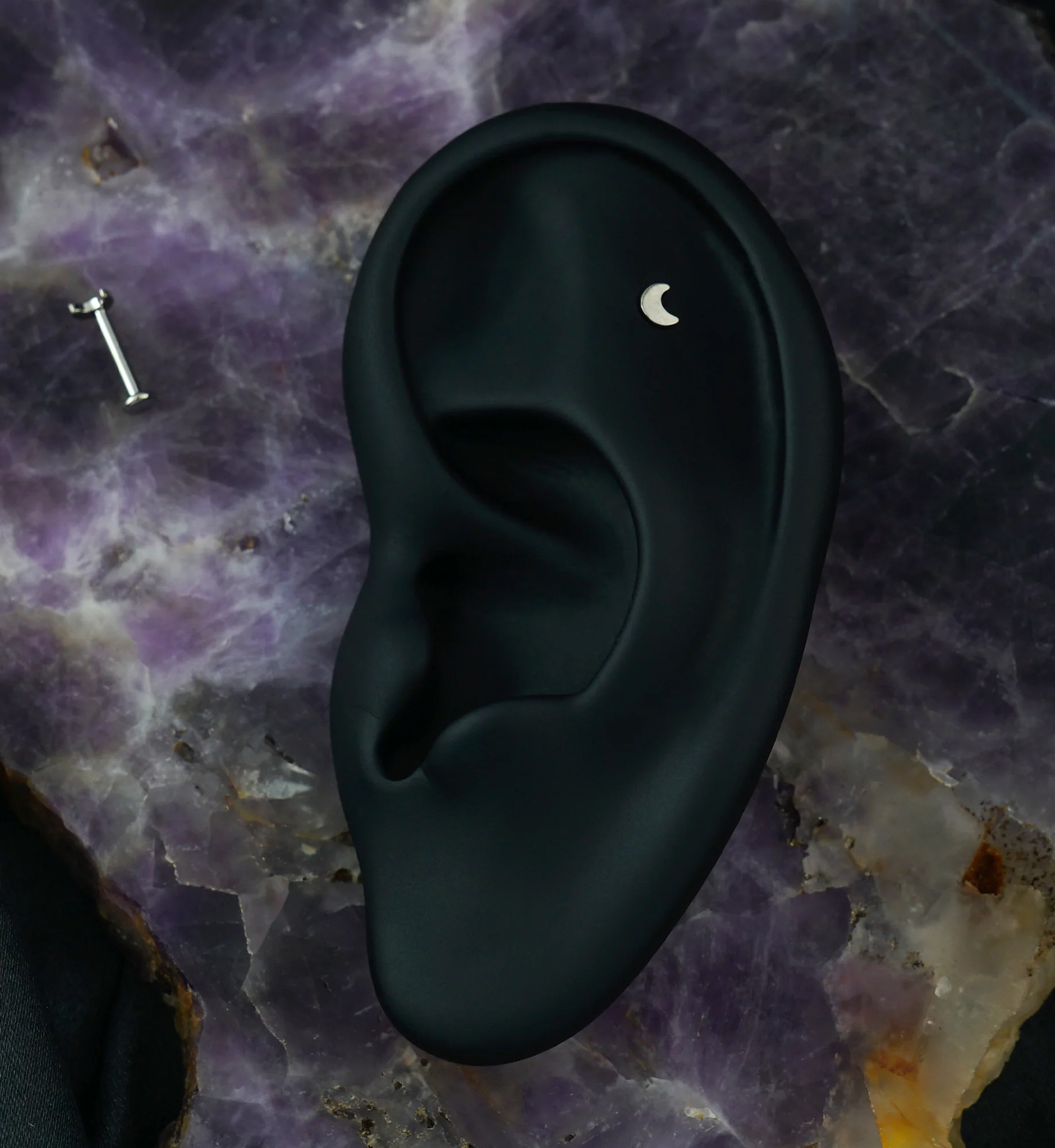Crescent Moon Titanium Labret - Image 2