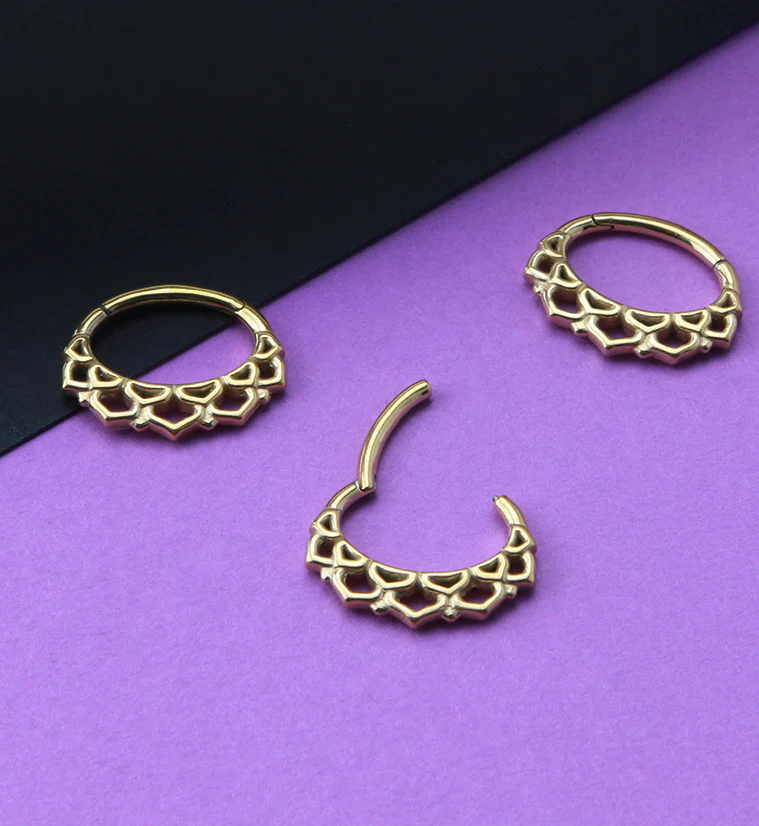 16G Gold PVD Hanging Lotus Septum Clicker - Image 2