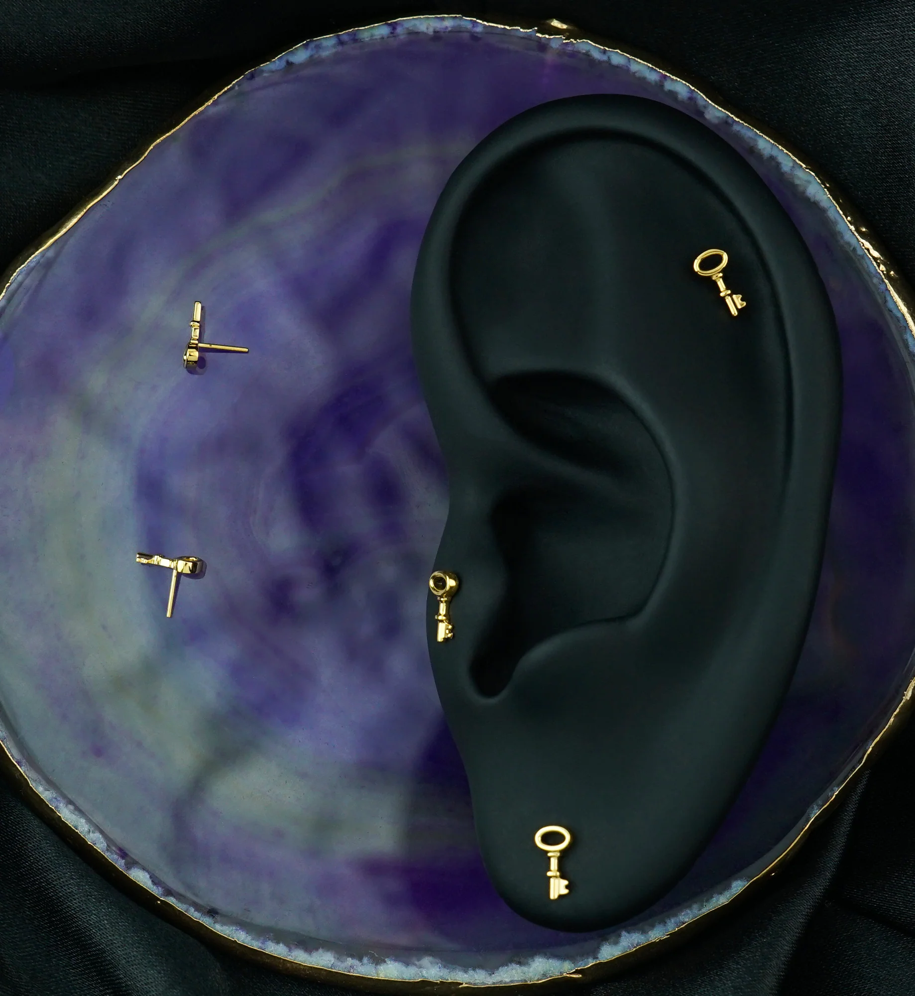 24kt Gold PVD Antique Key Titanium Threadless Top - Image 2