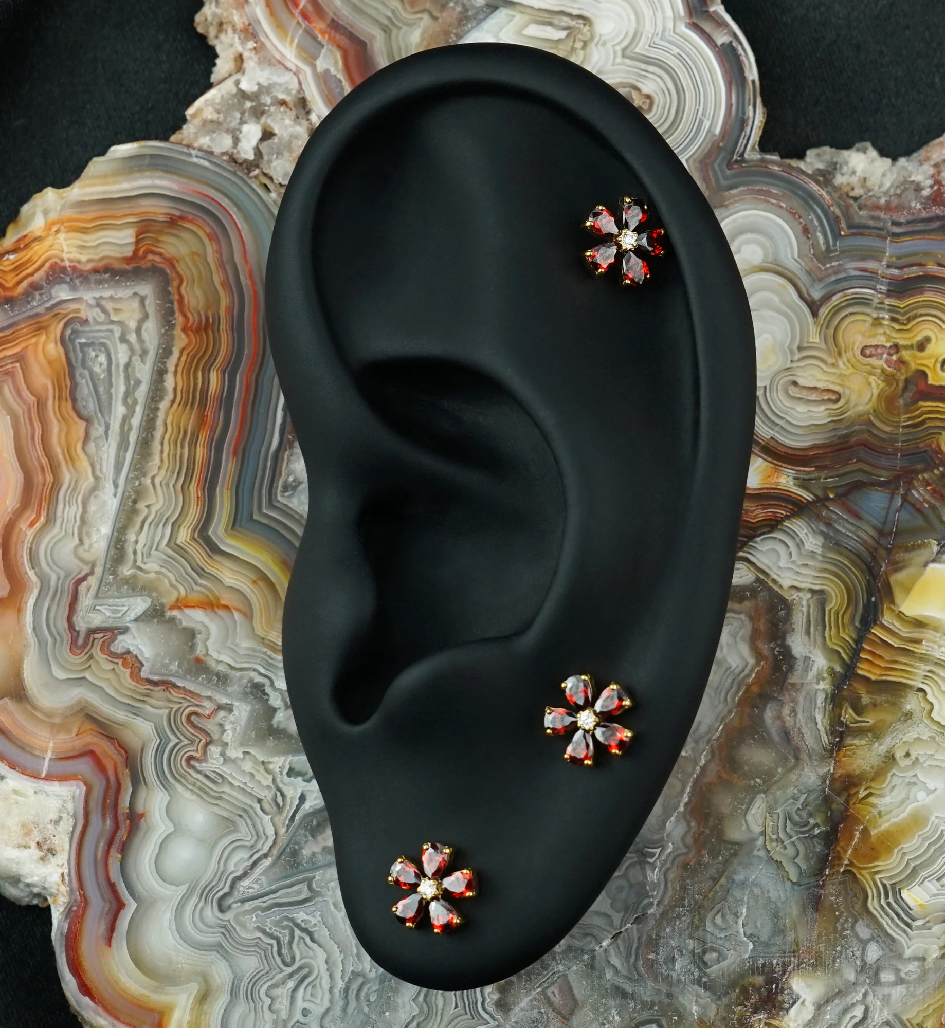 24kt Gold PVD Myosotis Garnet CZ Titanium Threadless Top - Image 2