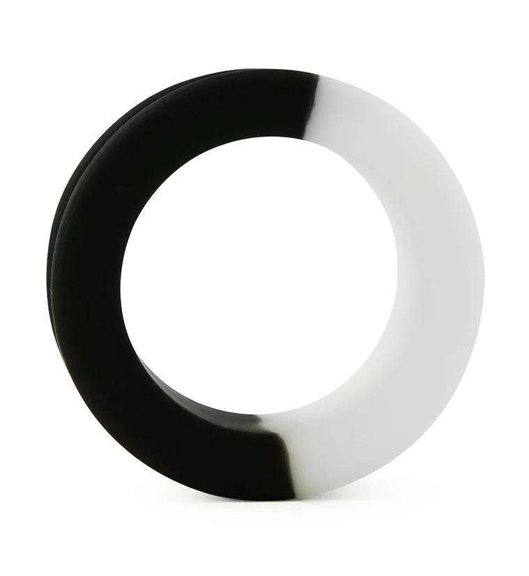 Black And White Double Flare Silicone Tunnel Plugs - Image 3