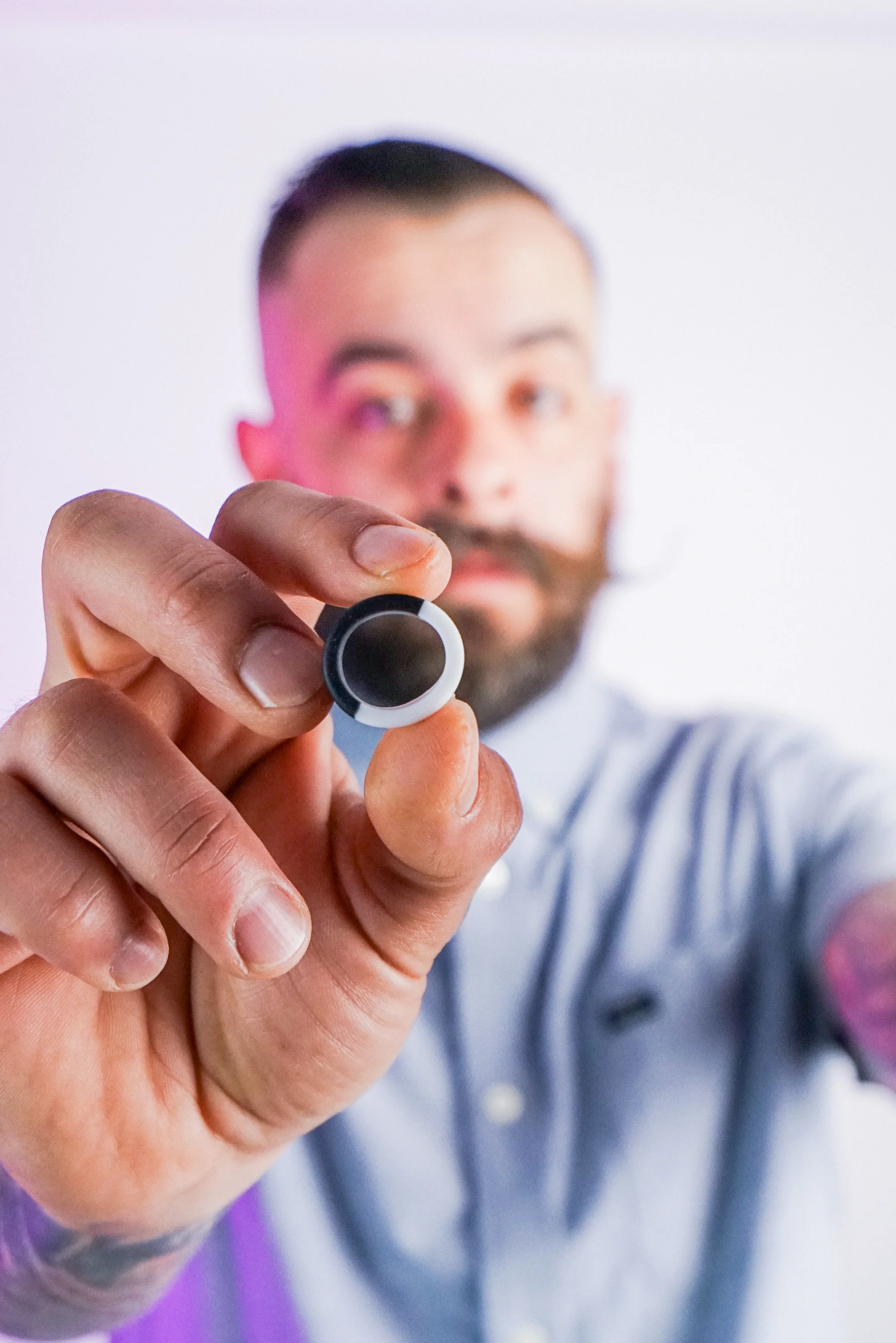 Black And White Double Flare Silicone Tunnel Plugs - Image 7