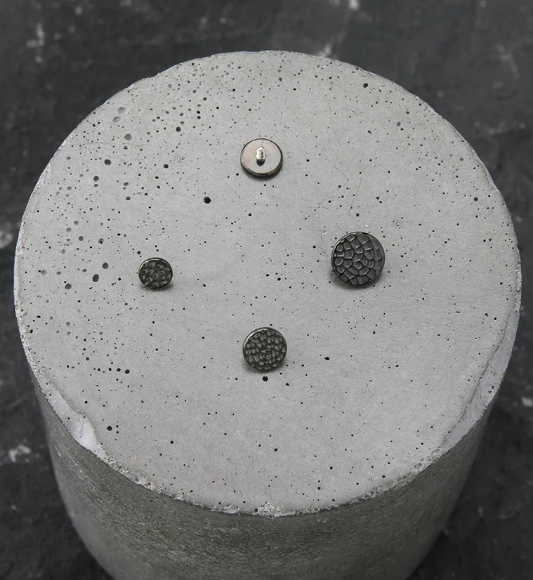 Black PVD Hammered Disk Internally Threaded Titanium Top - Image 3
