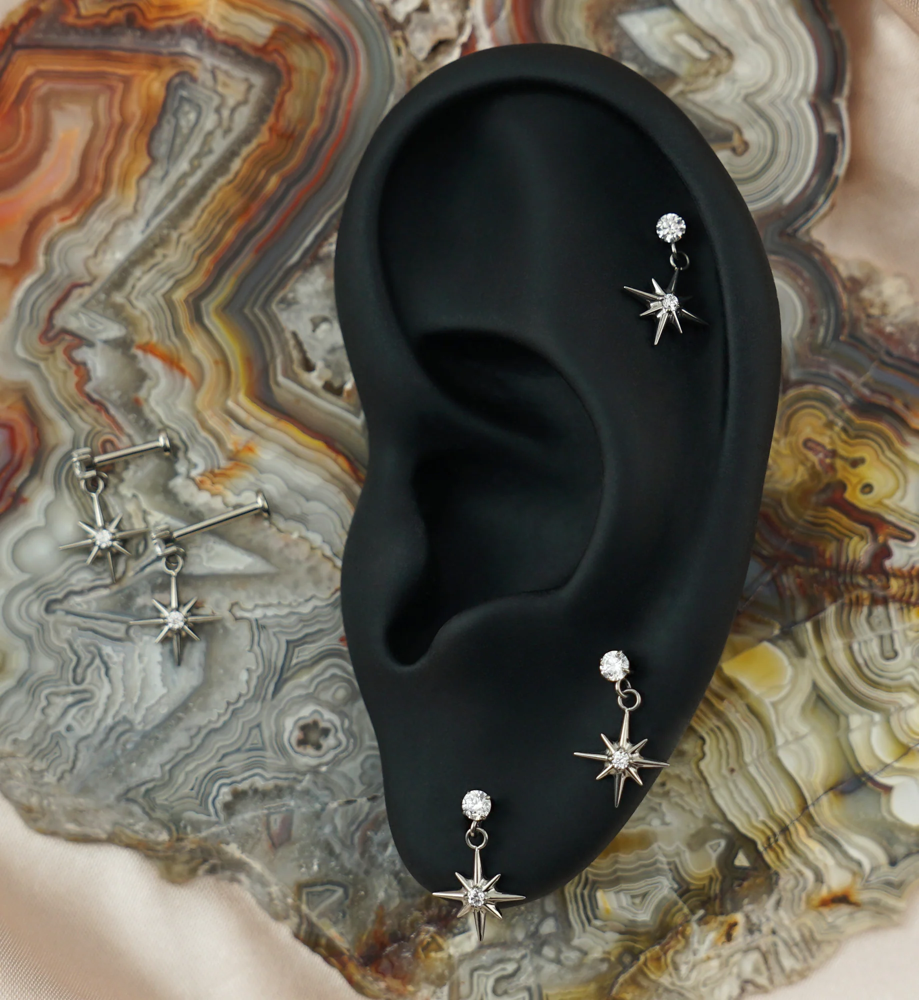 Cardinal Points CZ Dangle Threadless Titanium Labret - Image 2