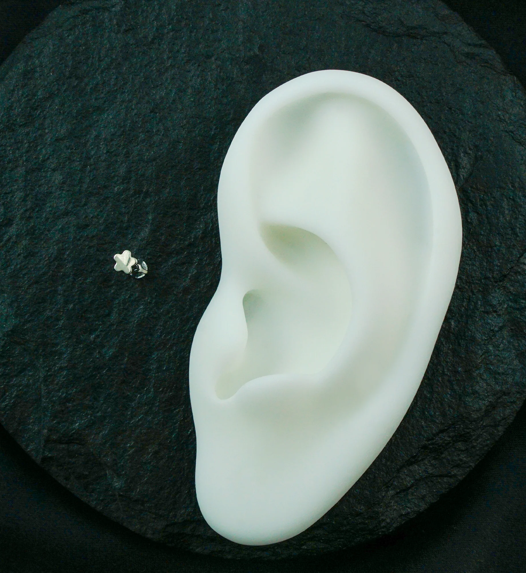 Clear CZ Titanium Threadless Labret - Image 4