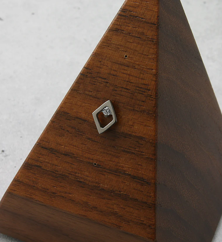 Corundum CZ Threadless Titanium Top - Image 2