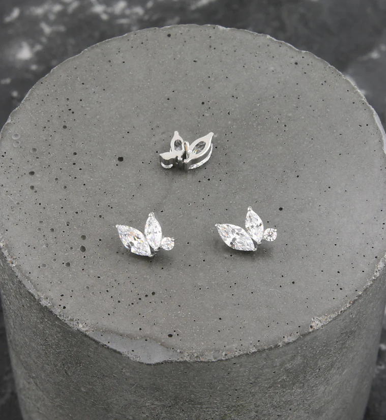 Coterie Clear CZ Internally Threaded Titanium Top - Image 2