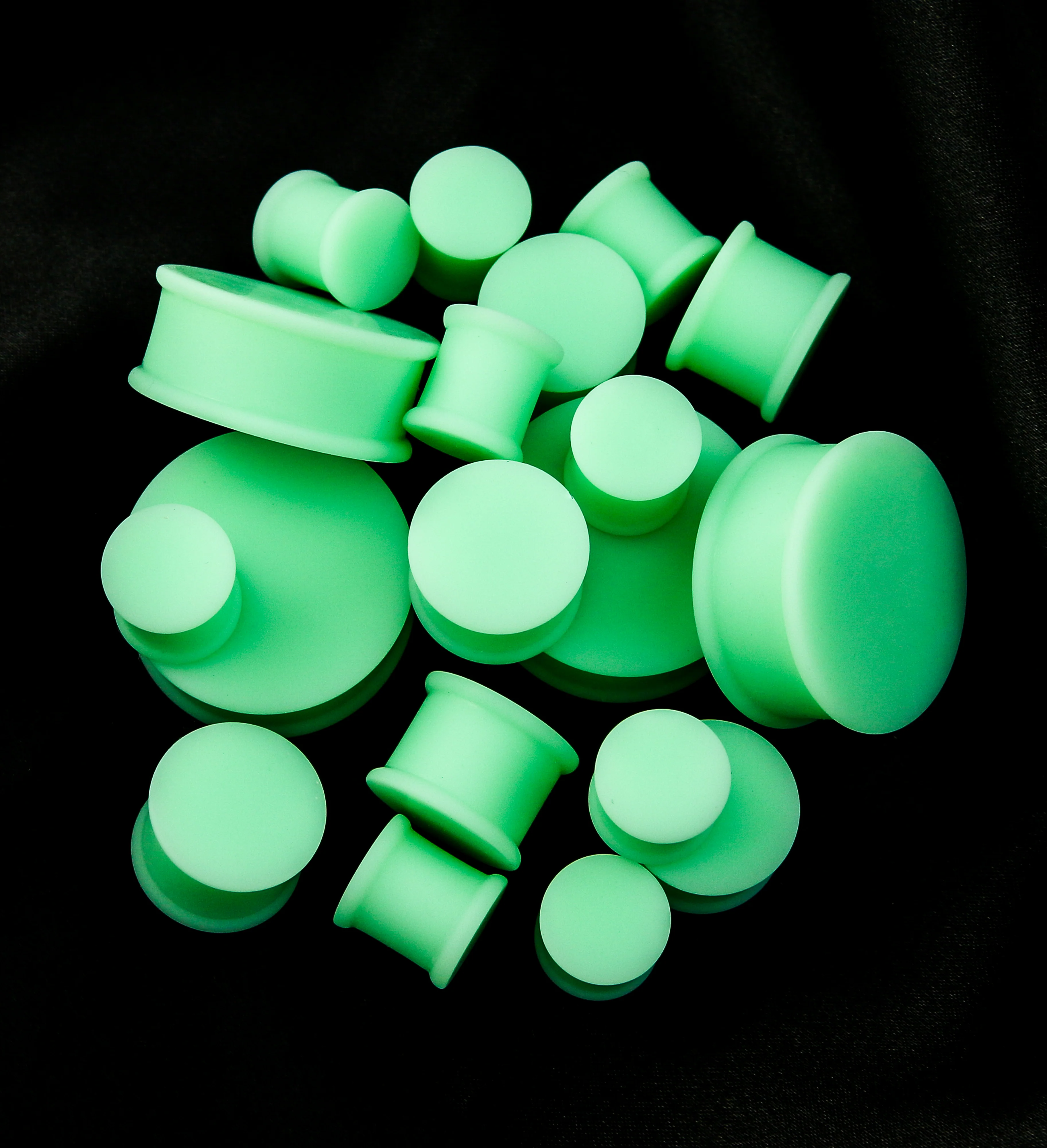 Double Flare Matte Mint Green Silicone Plugs - Image 2