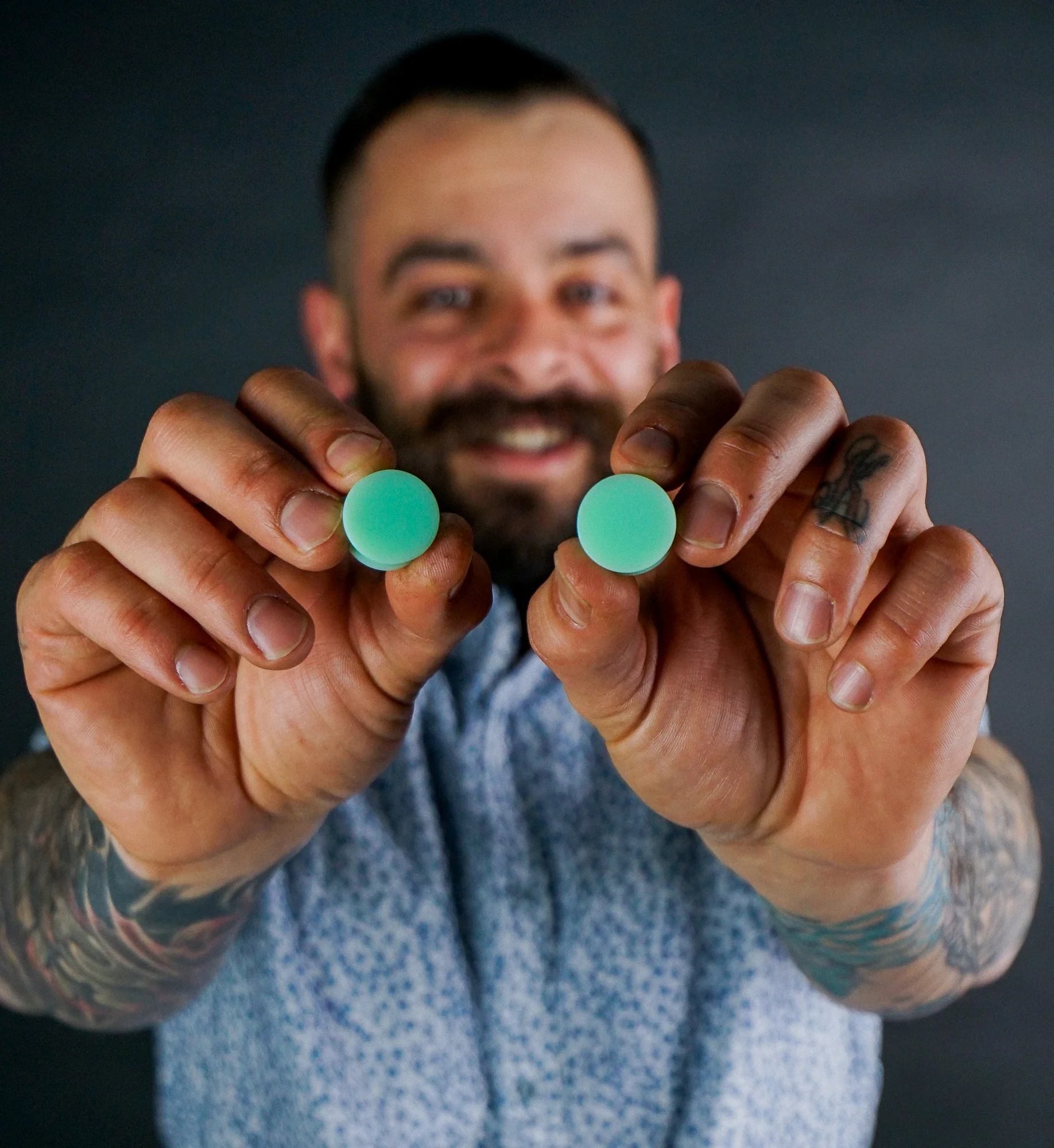 Double Flare Matte Mint Green Silicone Plugs - Image 7