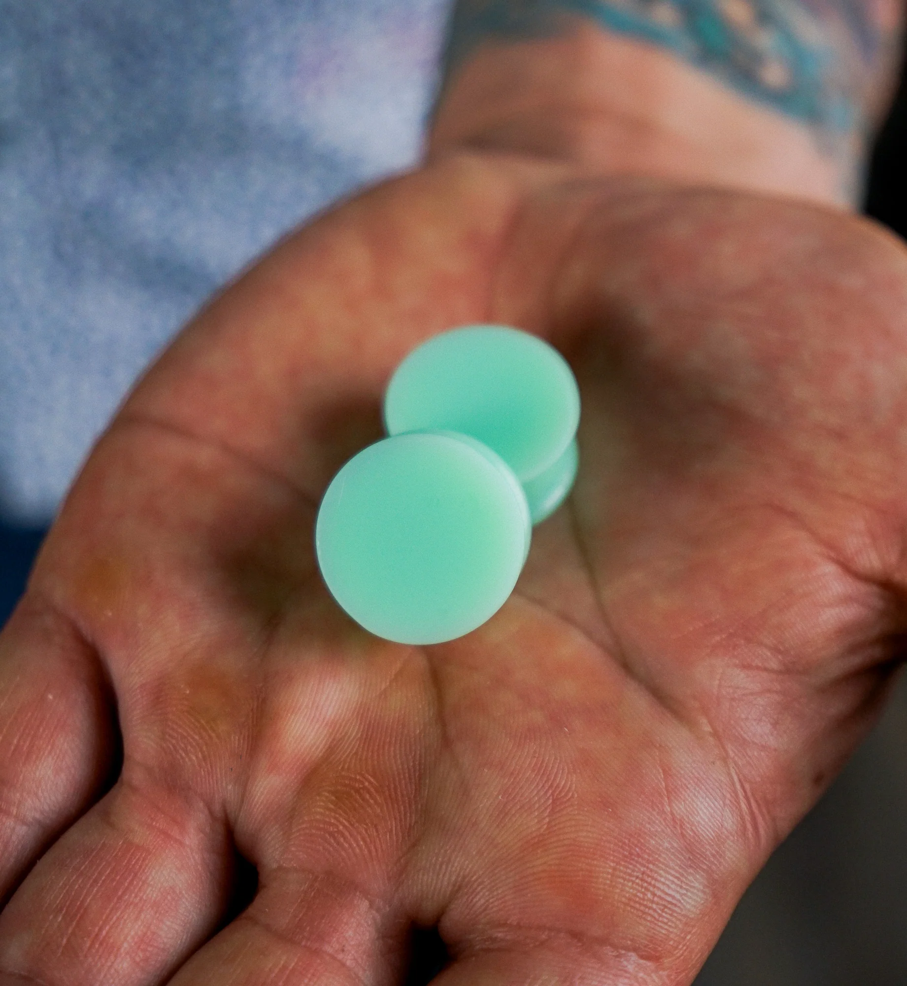 Double Flare Matte Mint Green Silicone Plugs - Image 8