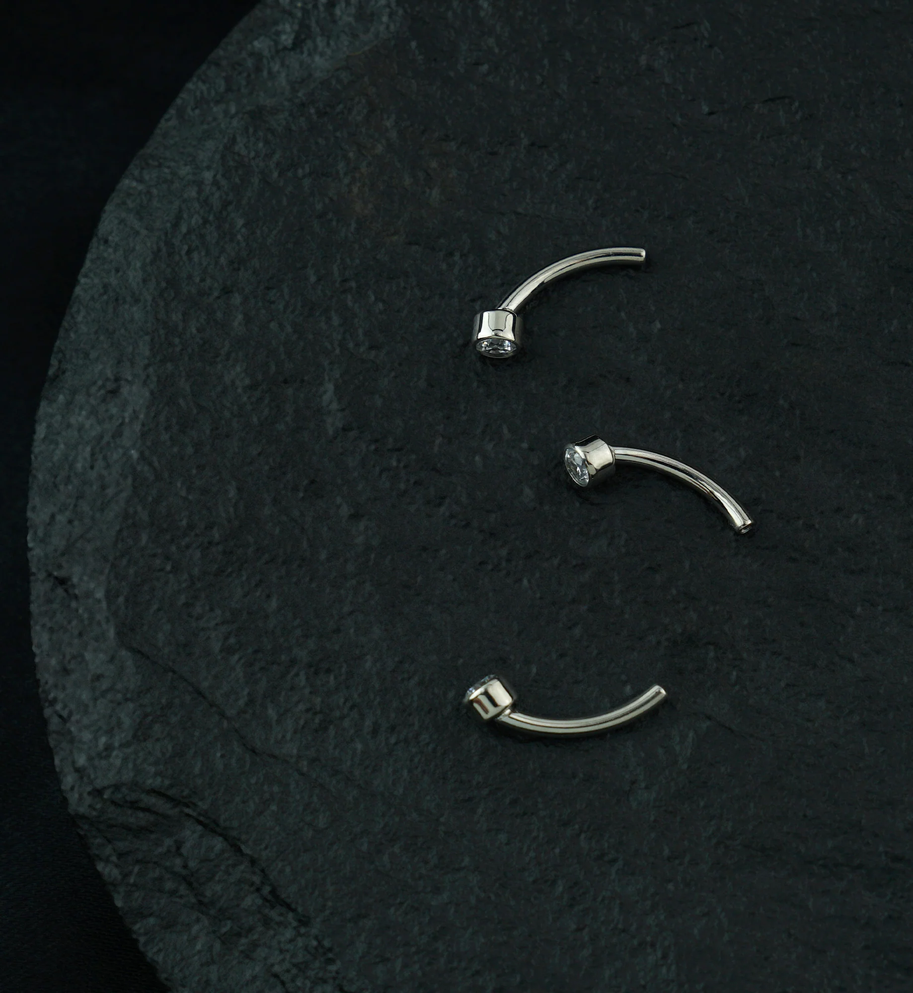 Flat Single CZ Titanium Curved Internally Threaded Barbell - Image 2