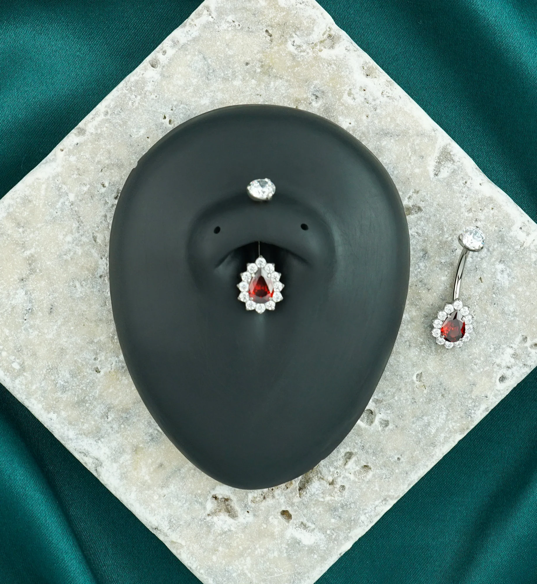 Gild Teardrop Garnet CZ Titanium Internally Threaded Belly Button Ring - Image 2