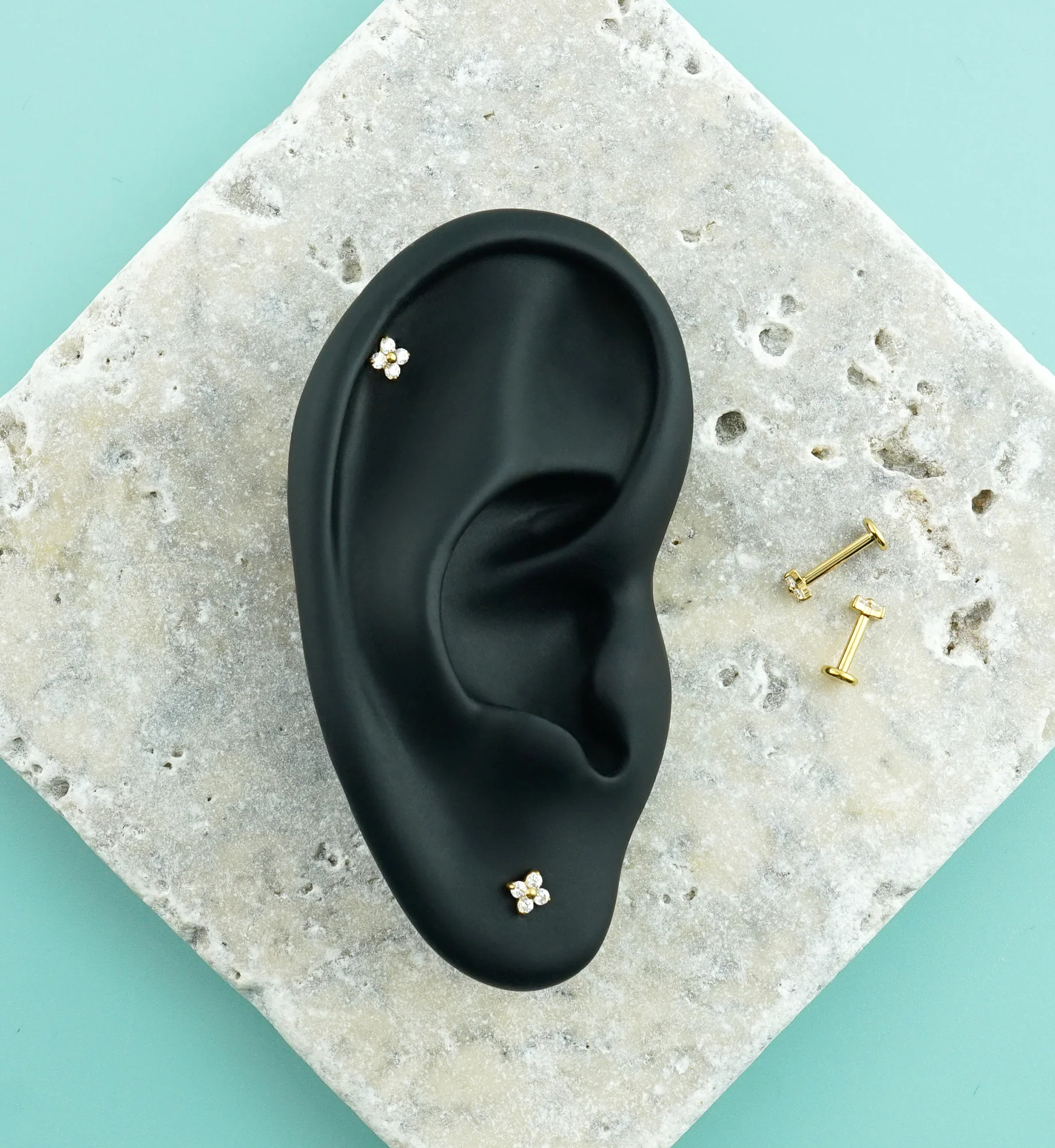 Gold PVD Blossom CZ Titanium Internally Threaded Labret - Image 2