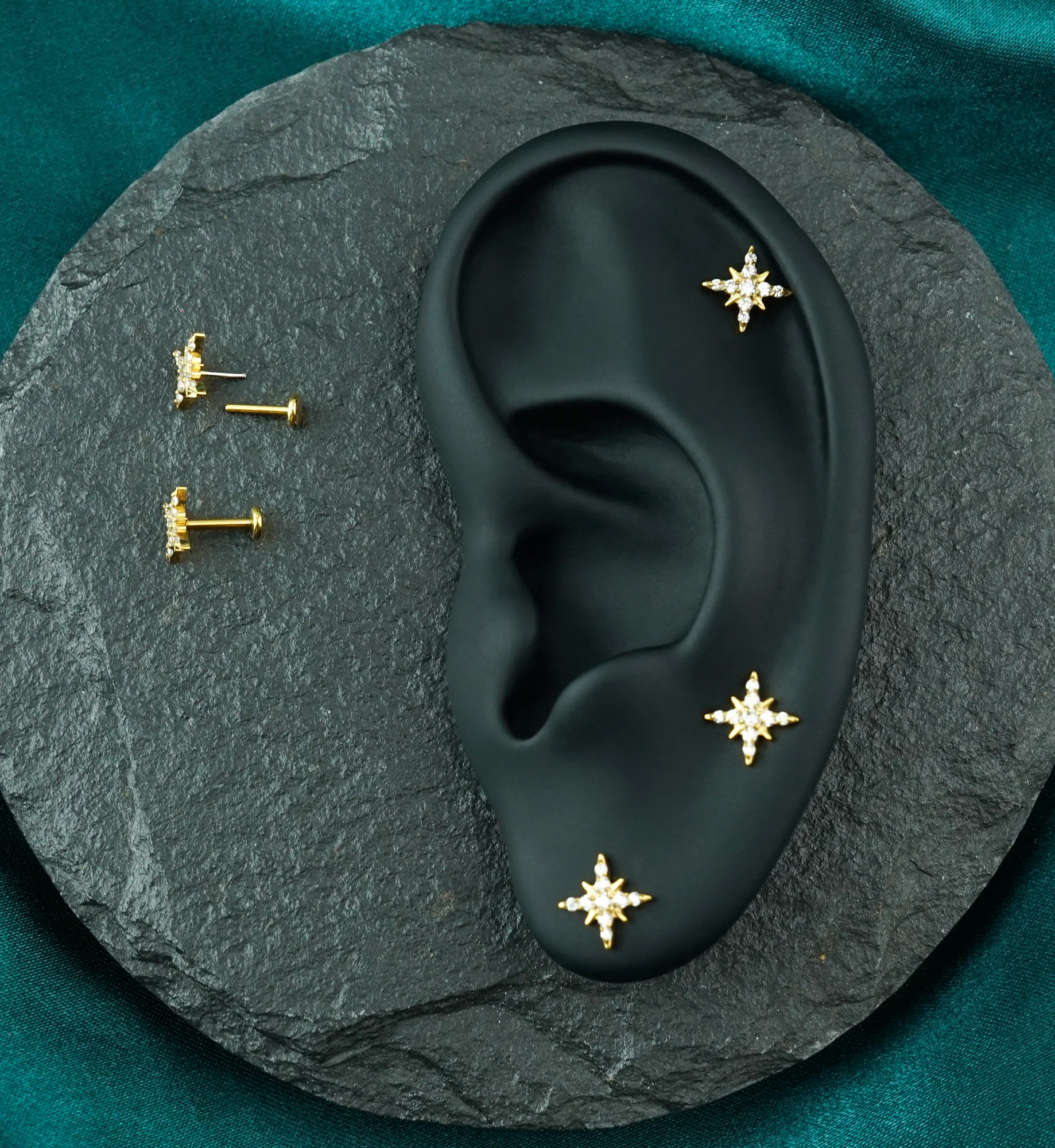 Gold PVD Compass Rose Clear CZ Titanium Threadless Labret - Image 2