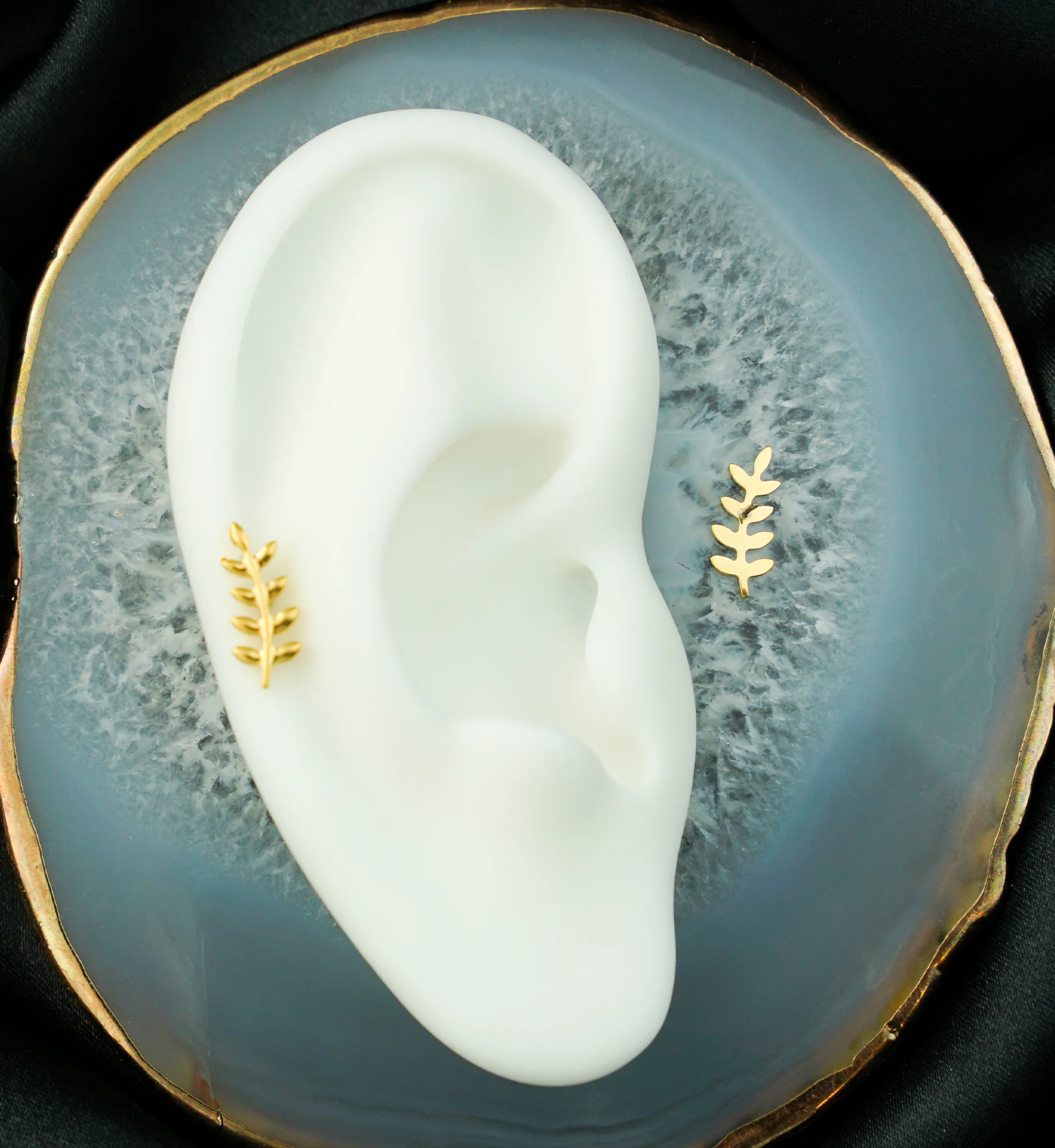 Gold PVD Olive Leaf Titanium Threadless Top - Image 2