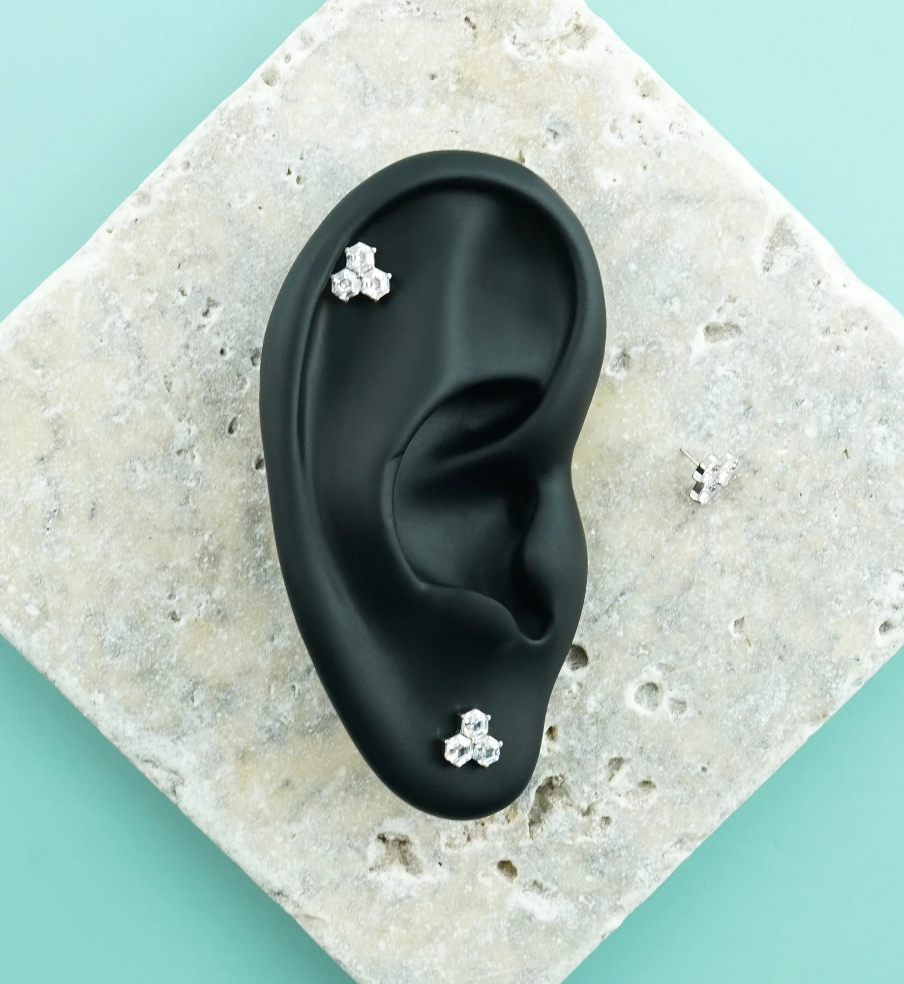 Honeycomb Clear CZ Titanium Threadless Top - Image 2