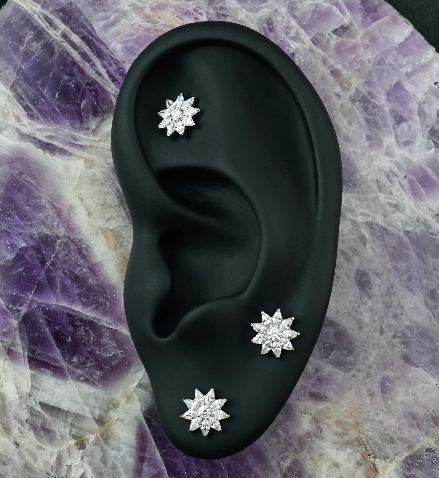 Poinsettia CZ Titanium Threadless Top - Image 2