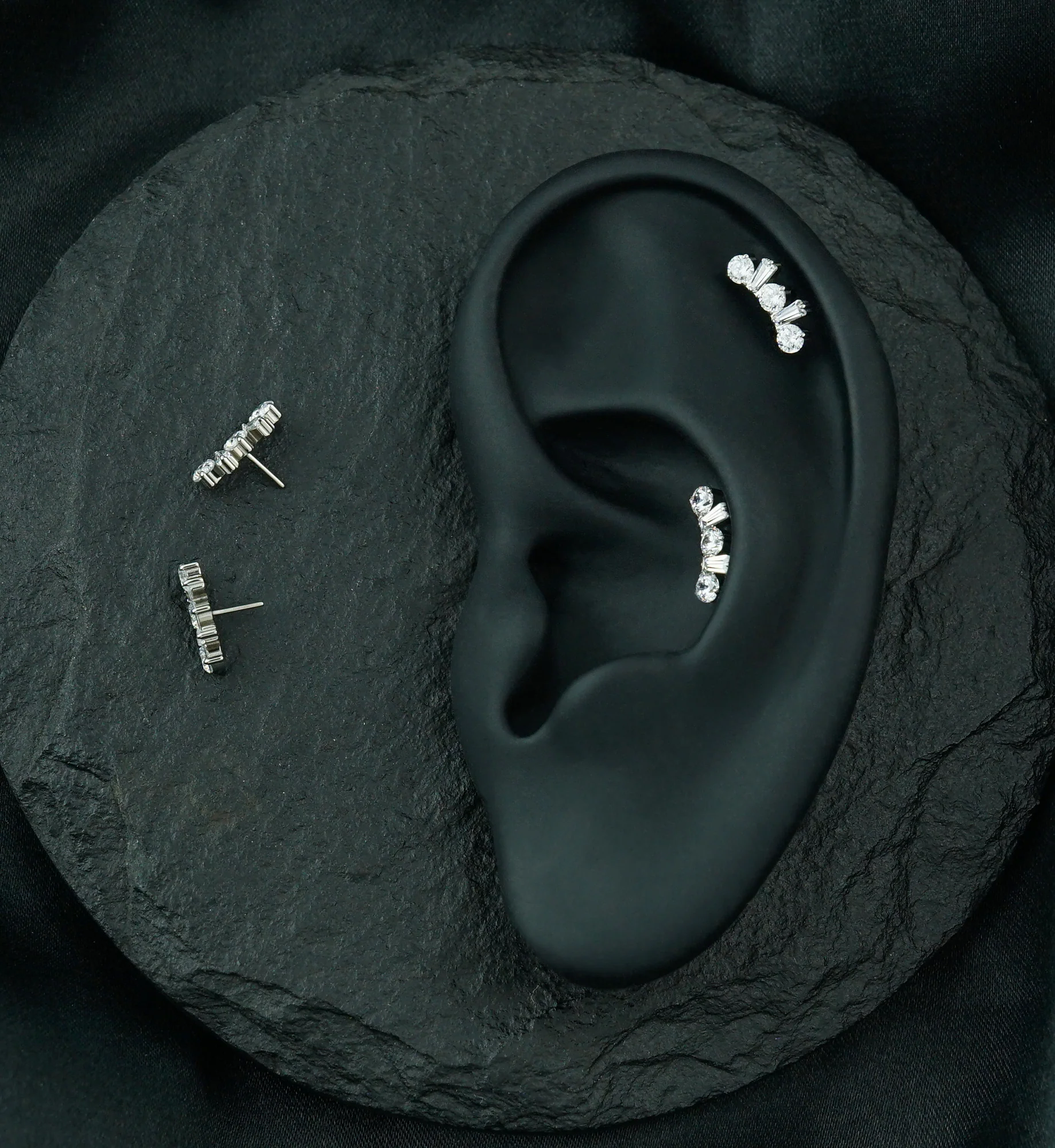 Royal Arch Clear CZ Titanium Threadless Top - Image 2