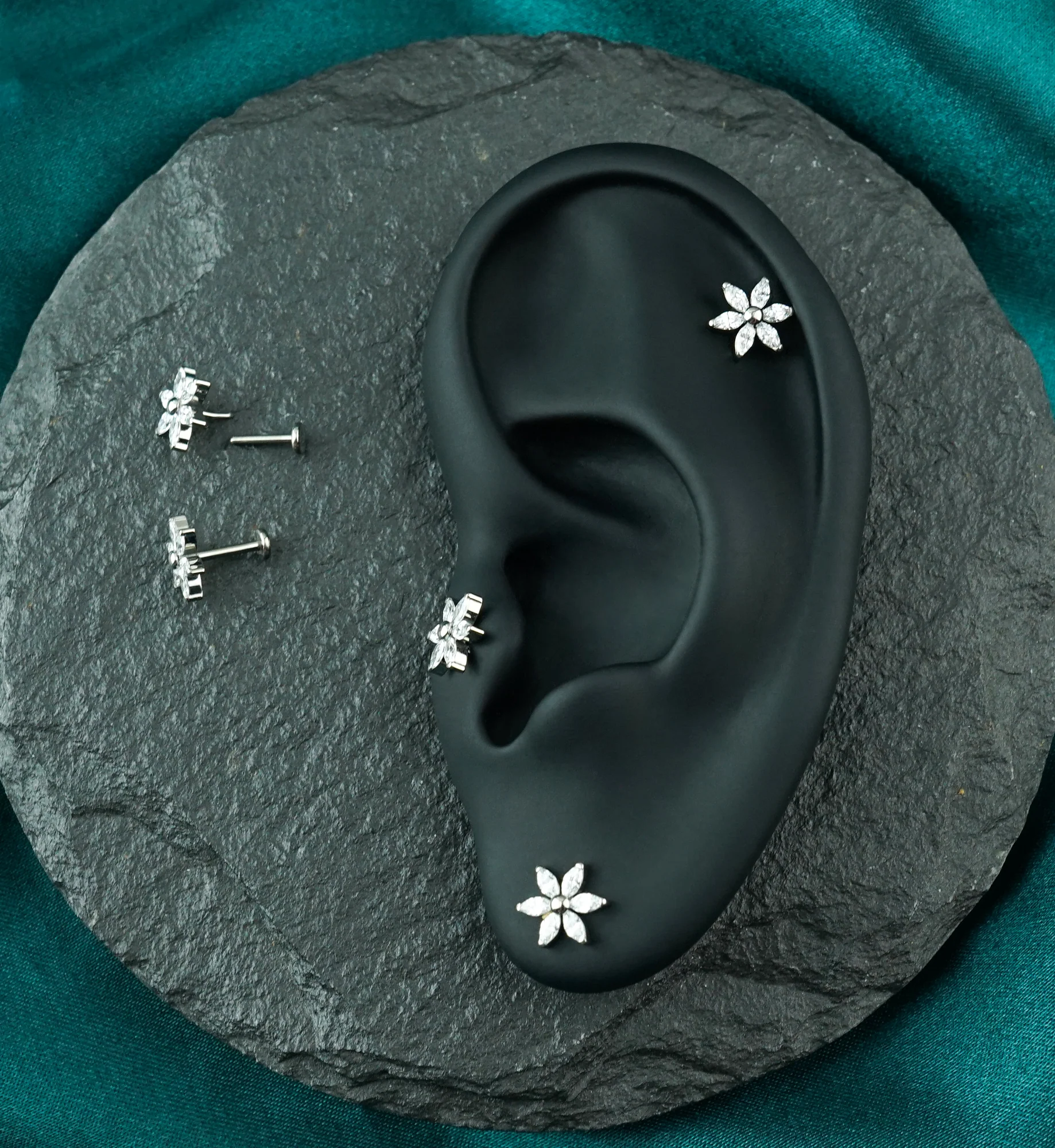 Senary Flower Clear CZ Threadless Titanium Labret - Image 2
