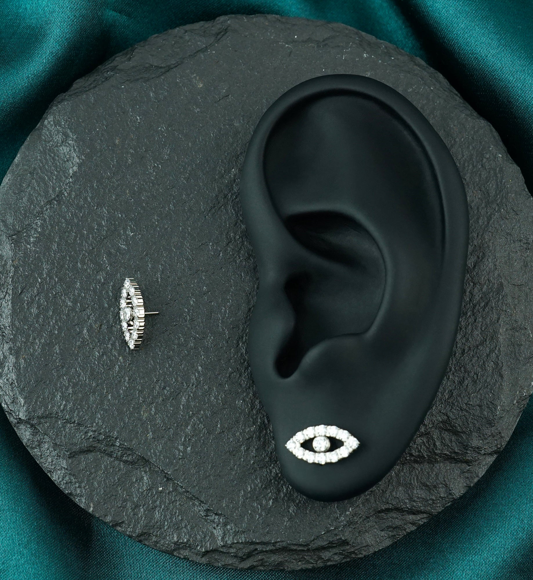 Sentinel Clear CZ Titanium Threadless Top - Image 2
