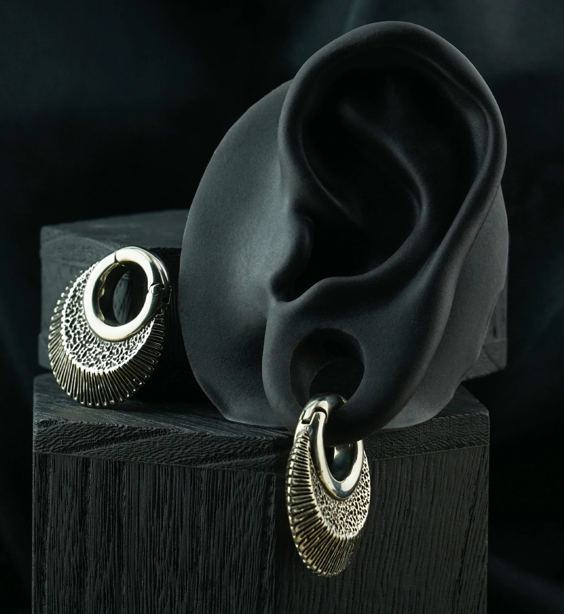 Shale White Brass Hinged Ear Weights - Image 5