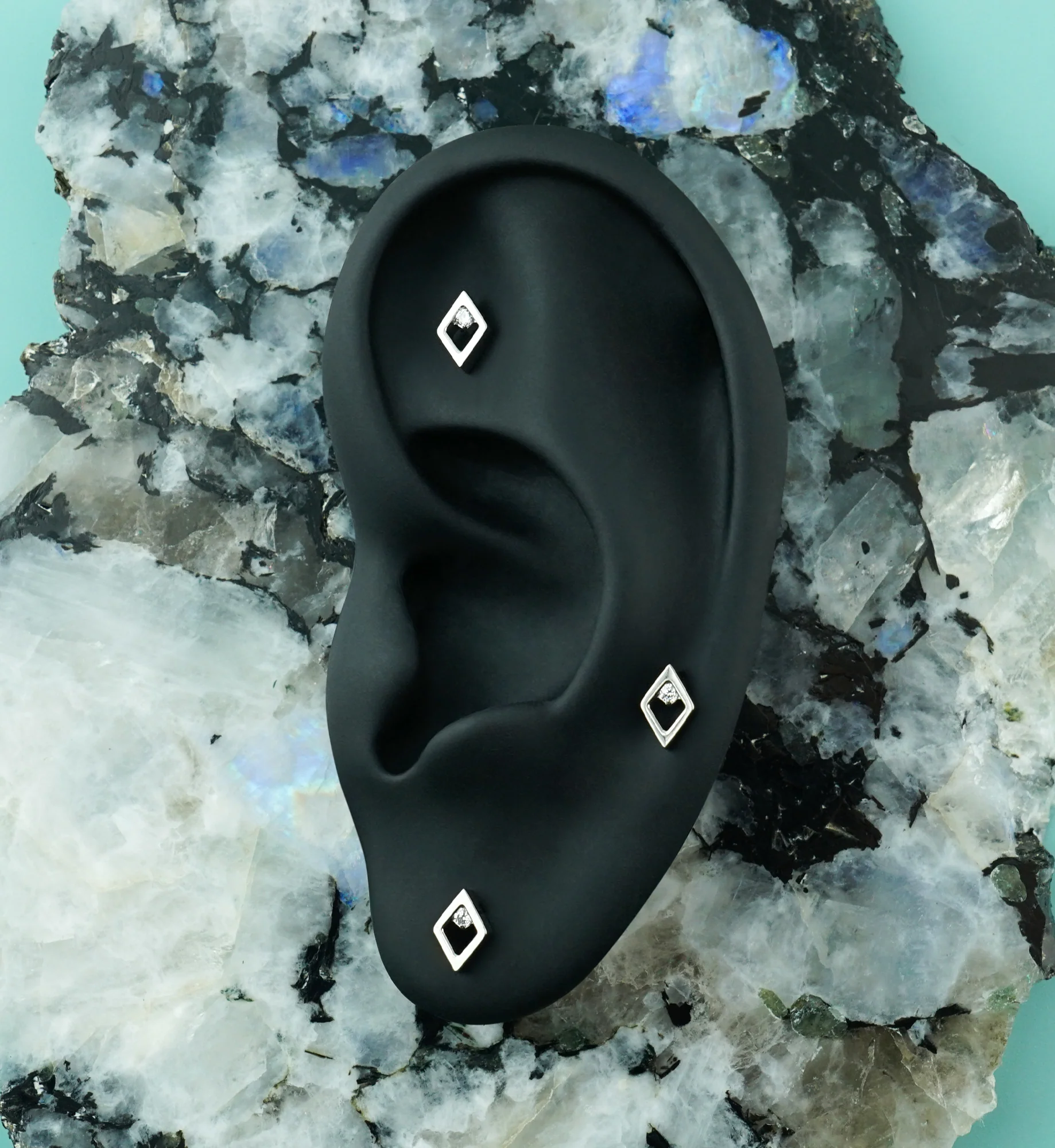 Small Corundum CZ Titanium Threadless Top - Image 2