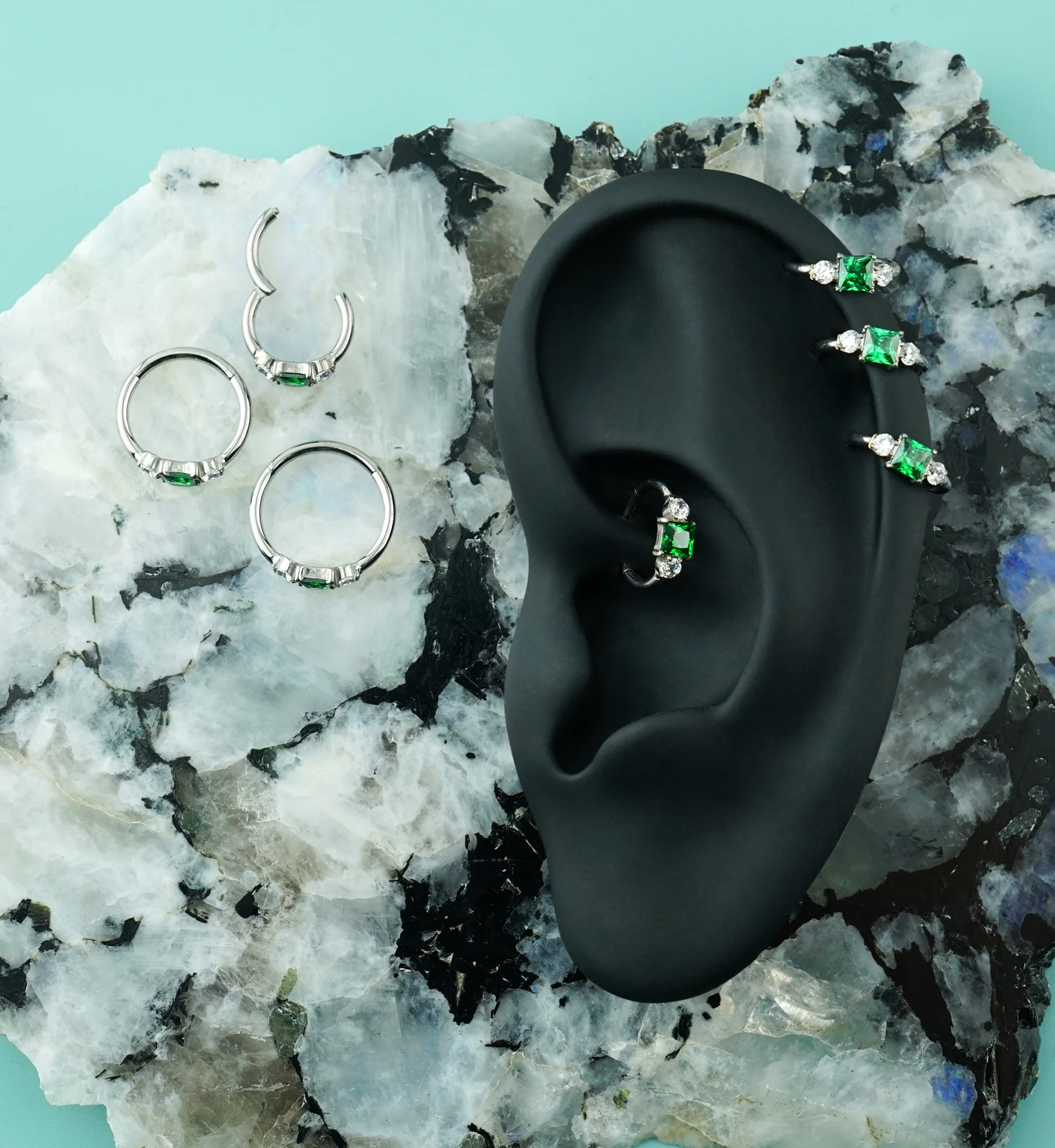 Square & Round Green Emerald CZ Titanium Hinged Segment Ring - Image 2