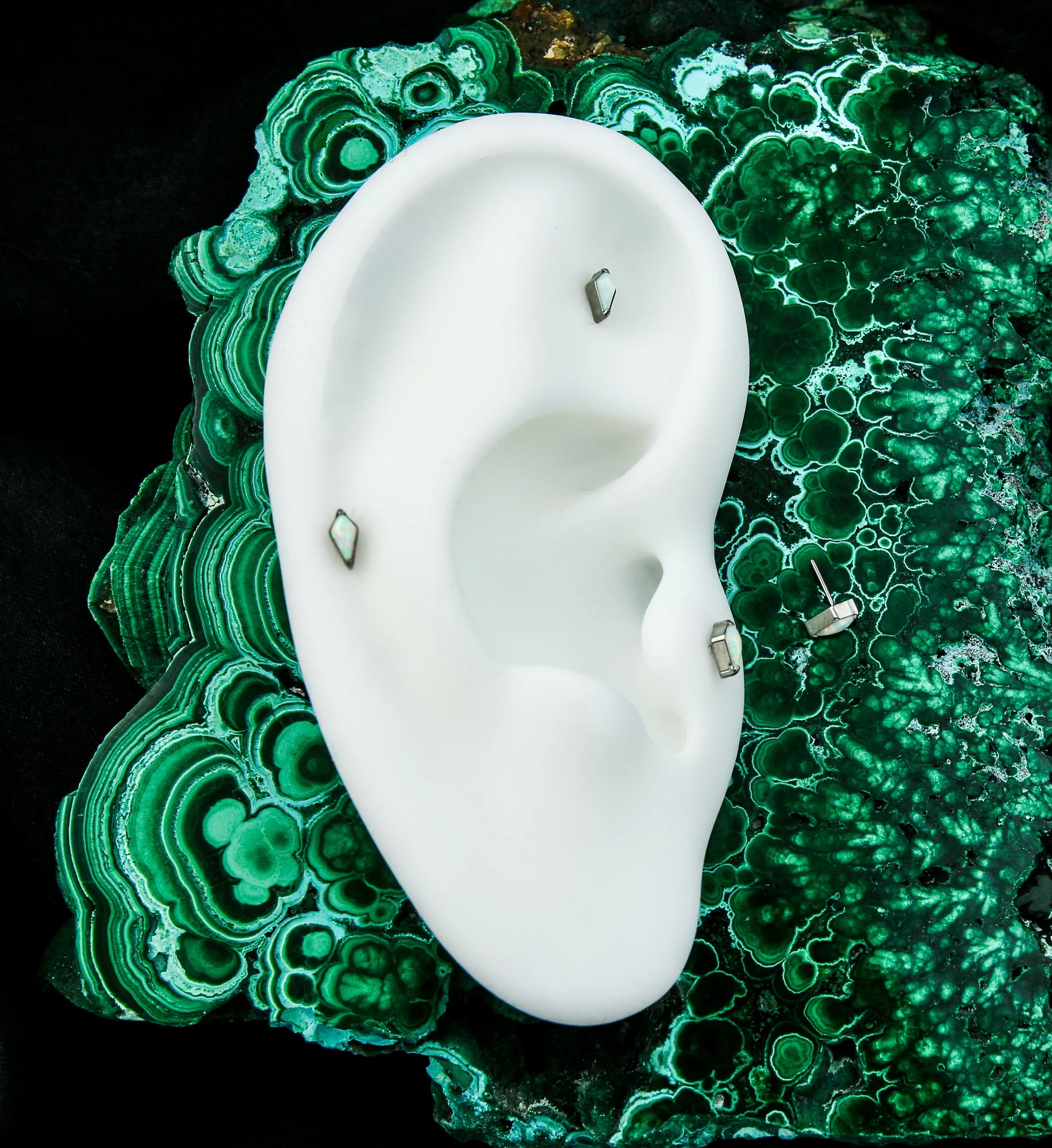 Tetra White Opal Titanium Threadless Top - Image 2