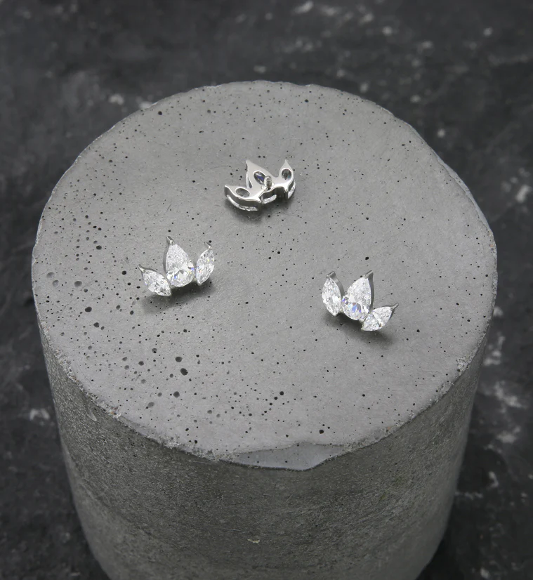 Triple Empress Teardrop CZ Internally Threaded Titanium Top - Image 2
