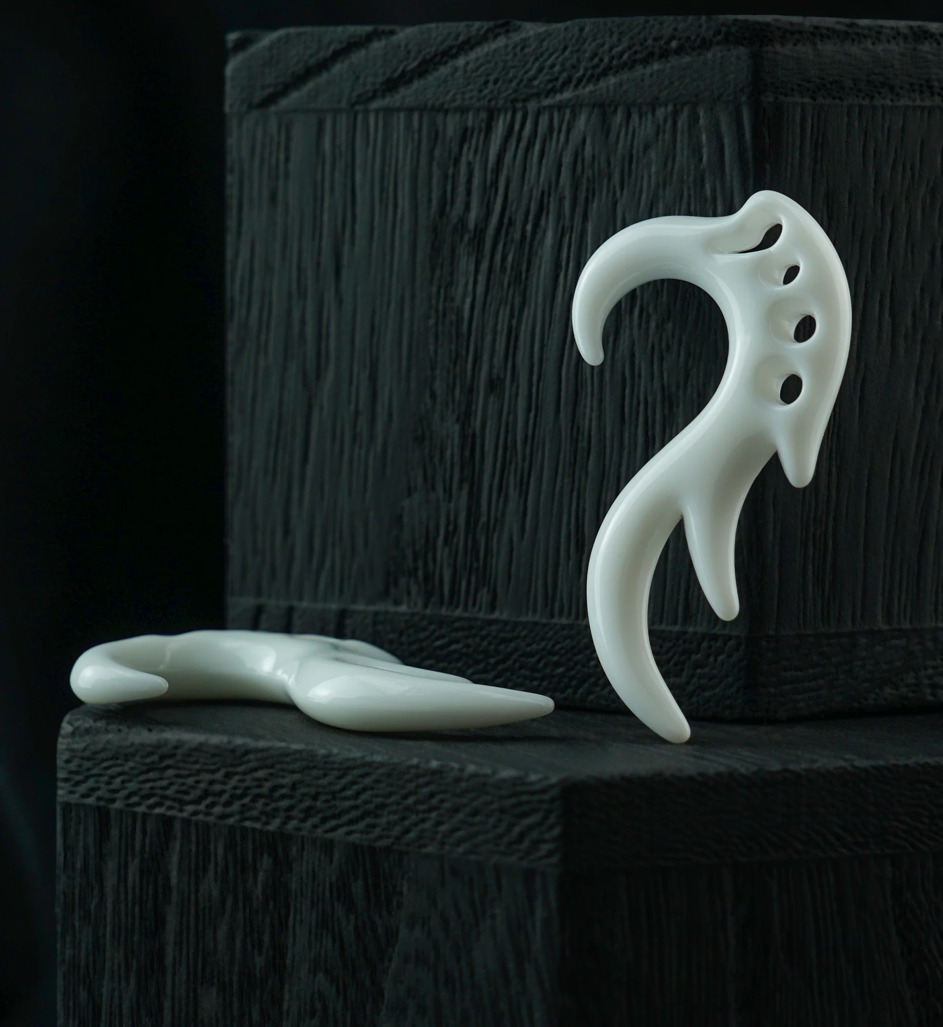 White Tribal Antler Hanger Talons Plugs - Image 2